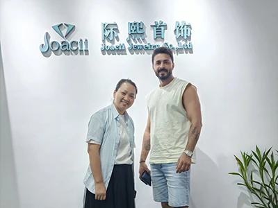 Jordanischer Schmuckgroßhändler besucht Joacii Jewelry